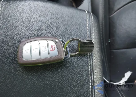 2015 Hyundai Sonata Limited 2.0T z USA, uszkodzony, nr VIN 5NPE34AB0FH131641